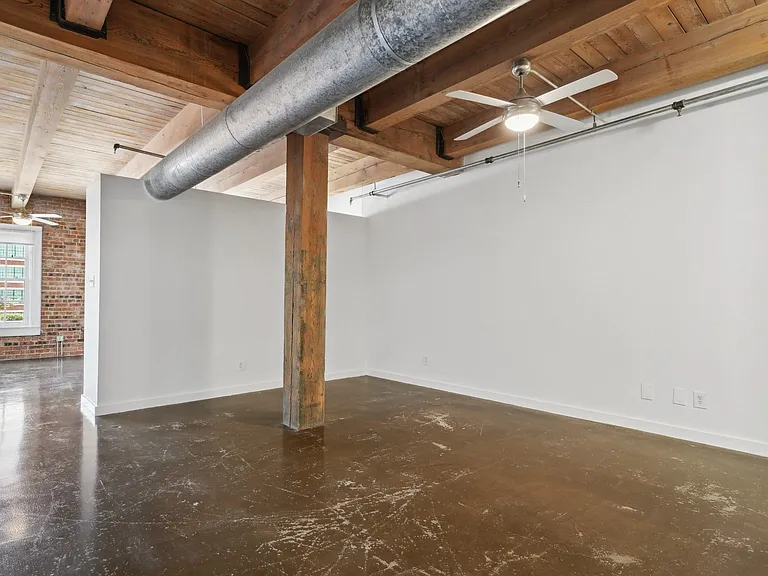 Deep Ellum Lofts — Photo 10