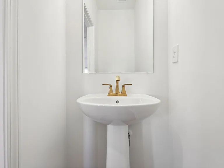 727 Carmes Dr — Photo 7