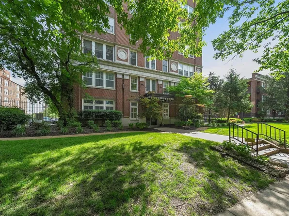 5330 Pershing Ave APT 804, Saint Louis, MO 63112