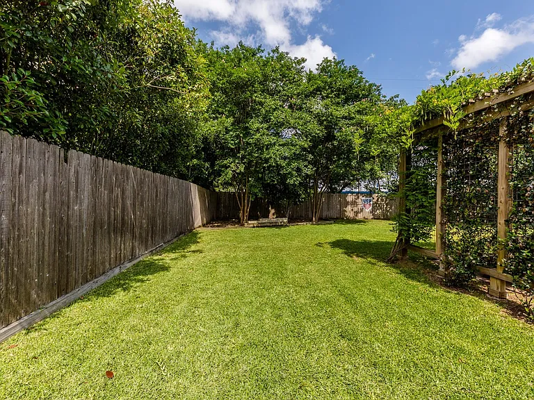 8323 Lorrie Dr — Photo 35