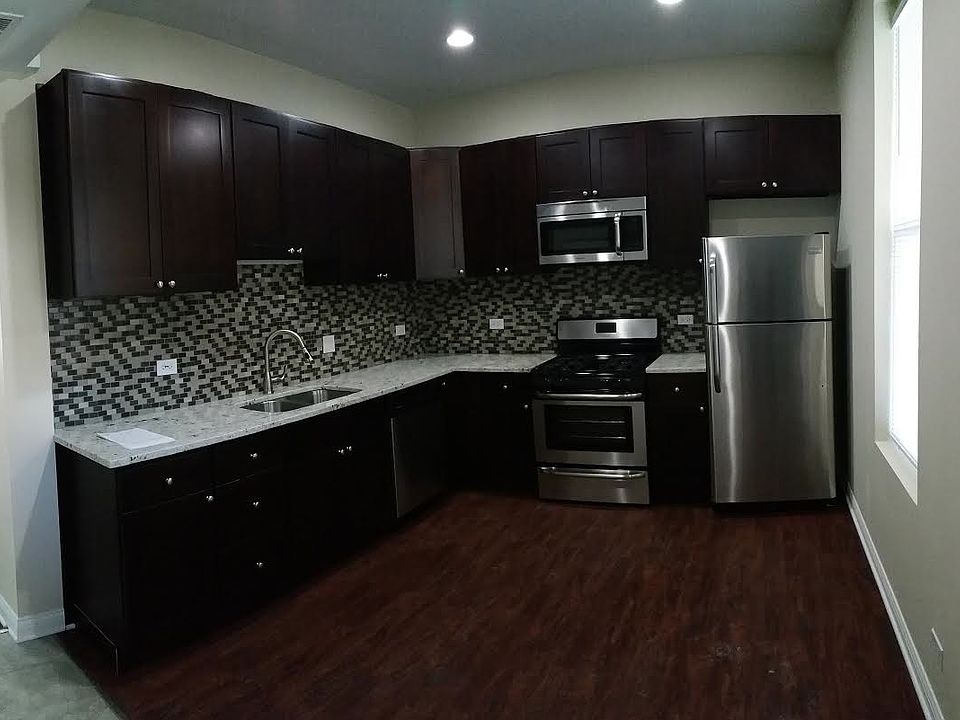1st image of 2250 W Lawrence Ave