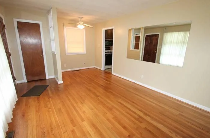 3 bed, 1000 sqft, $1,025 — Photo 3