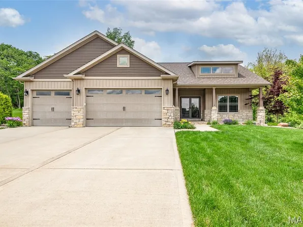 1419 Crimson King Way, Troy, IL 62294