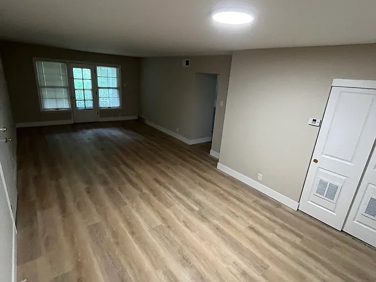 625 Broadmoor Dr #F — Photo 1