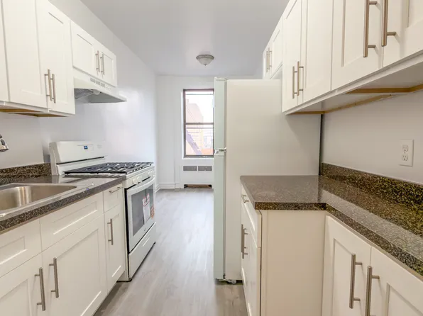 1654 East 13th Street image 4 of 7