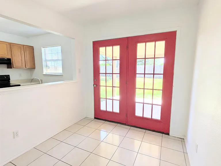 1070 Misty Acres Dr — Photo 12