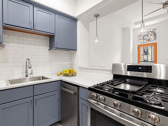 5th image of 164 W 133rd St