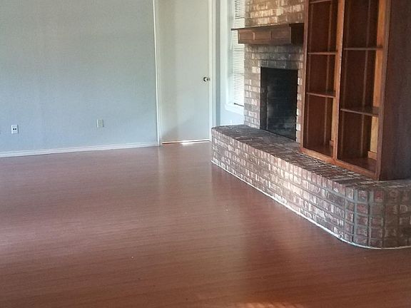 3rd image of 8016 Moss Rock Dr