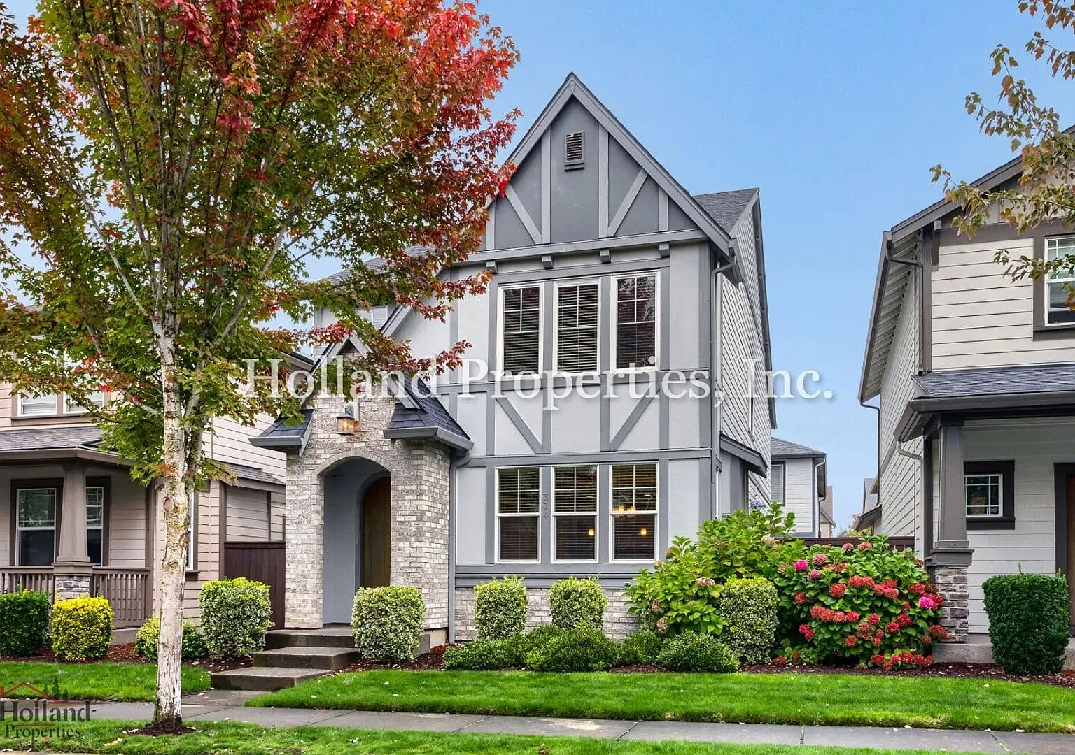 Inviting 4-Bedroom Home with Fireplace & Private yard! — Photo 1