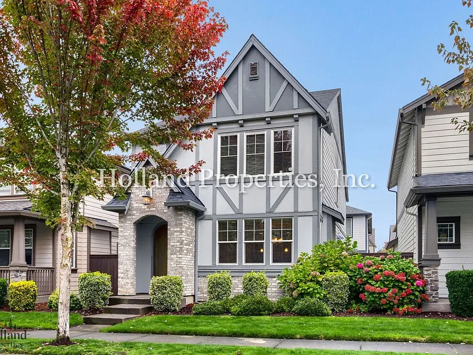 374 SW 202nd Ter