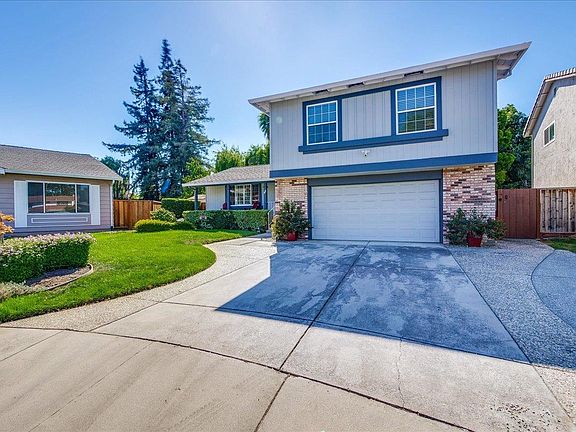 5th image of 829 Cape Breton Pl