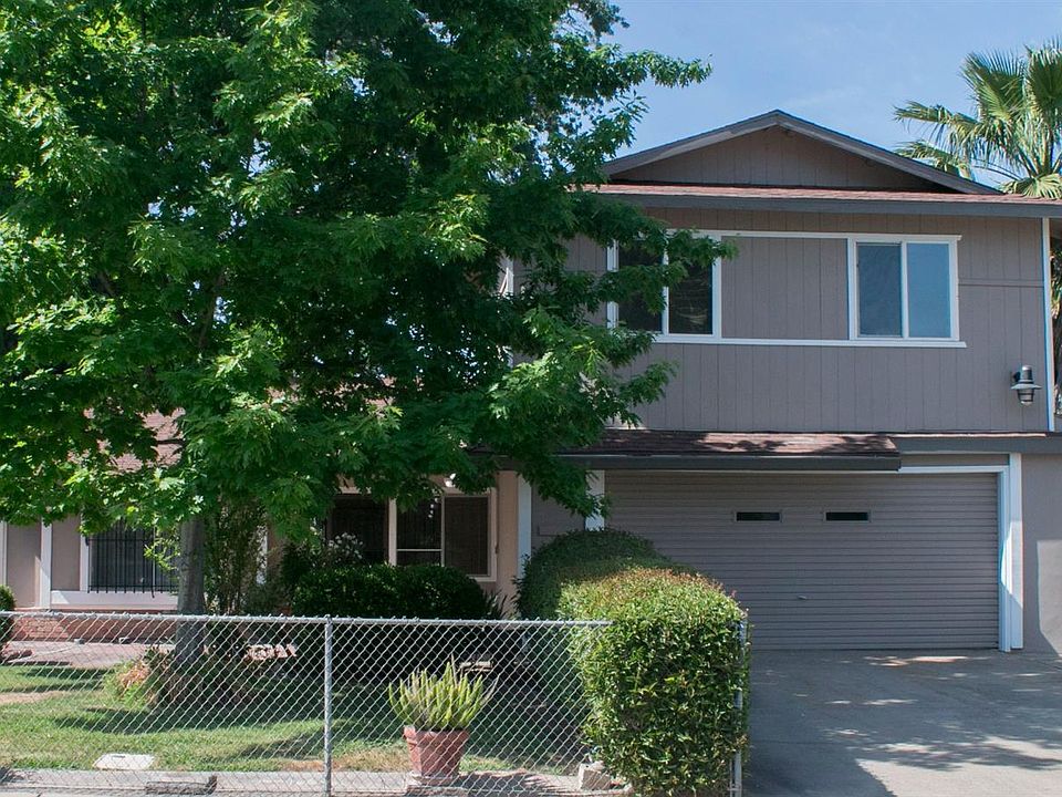 1st image of 3837 Bainbridge Dr