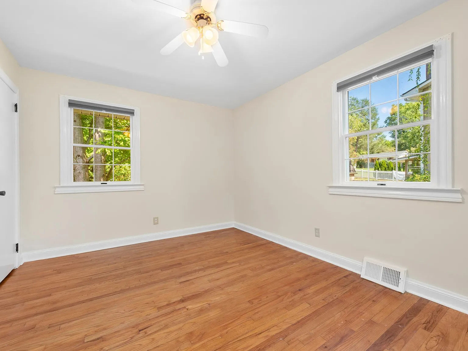 1111 Cherokee Dr — Photo 3