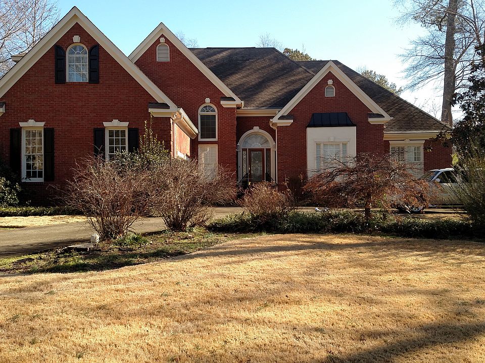 1st image of 577 Brookline Dr SE