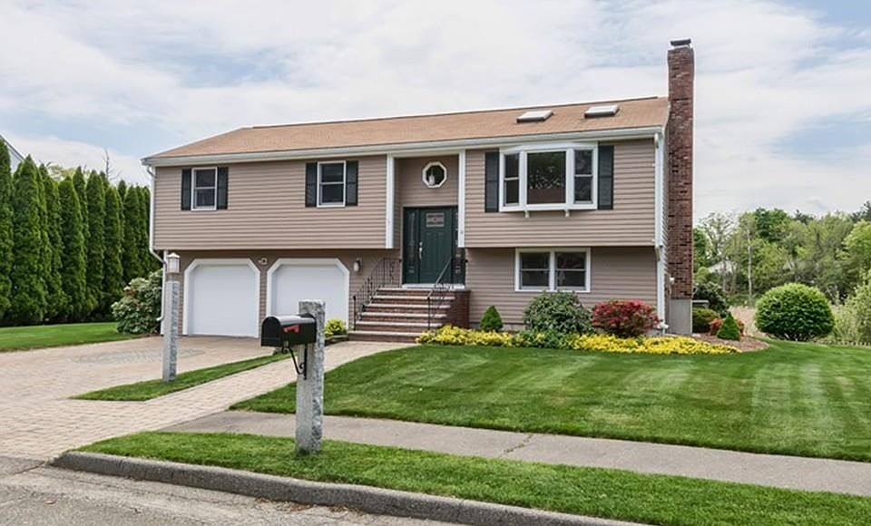 1st image of 18 Leblanc Dr