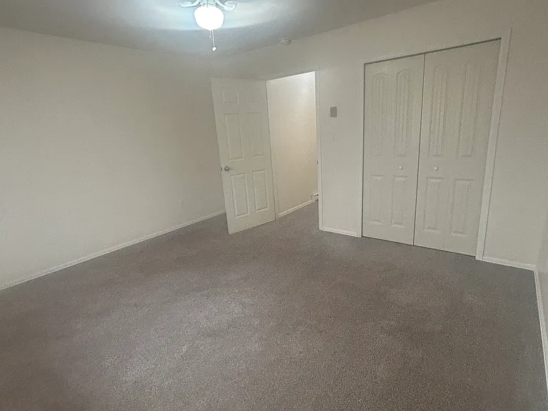 13 Royal Crest Dr #D — Photo 11