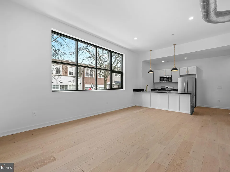 36 N Narberth Ave #2C