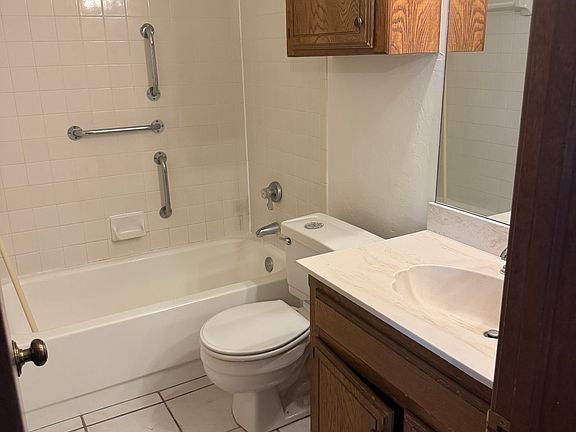 2nd image of 1528 Simon Ave