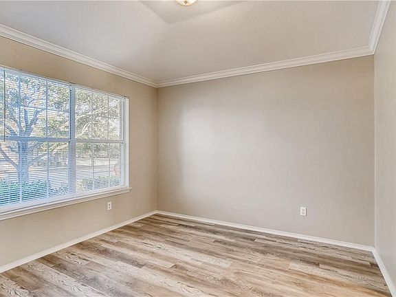 3rd image of 315 Carol Ave