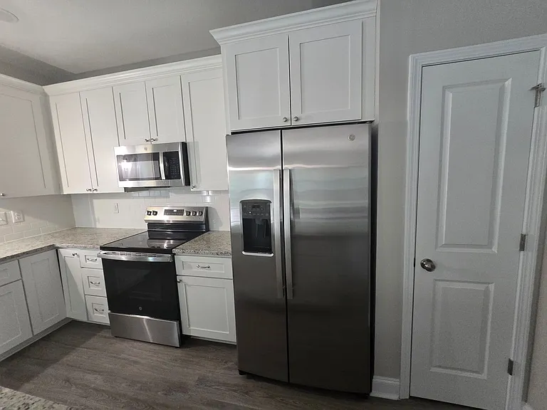 916 Stevens St — Photo 14