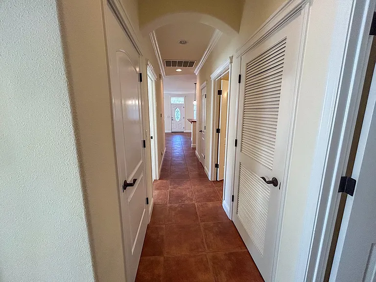 1340 Kate Ct — Photo 6