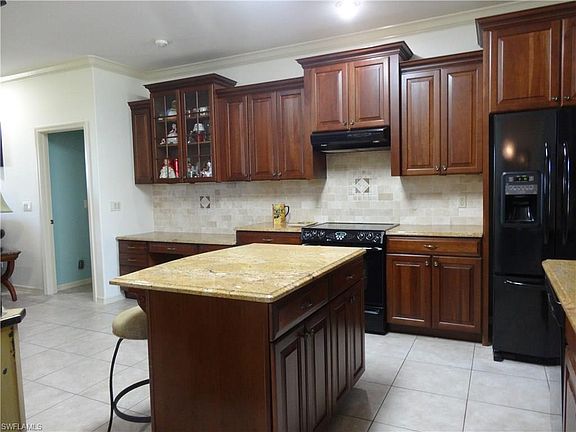 5th image of 272 Bethany Home Dr