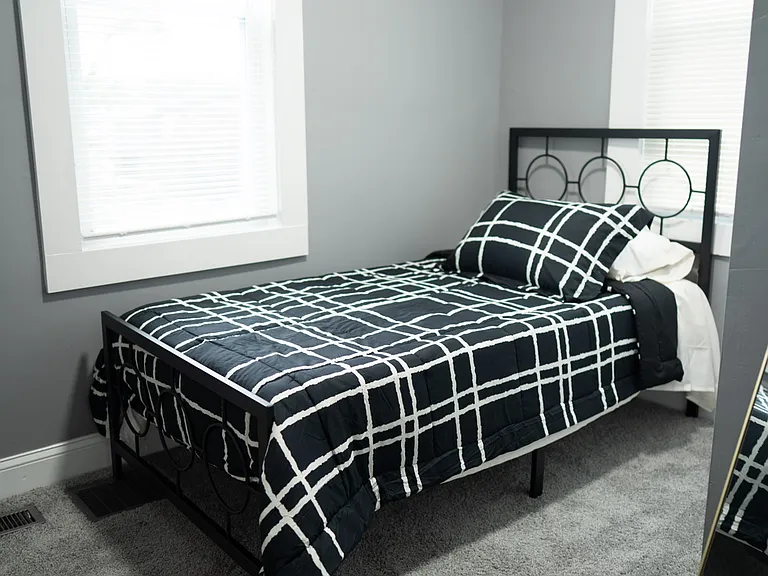 951 Homestead St #1 — Photo 7