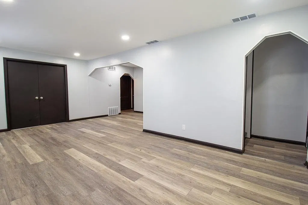 18342 Wildwood Ave — Photo 1
