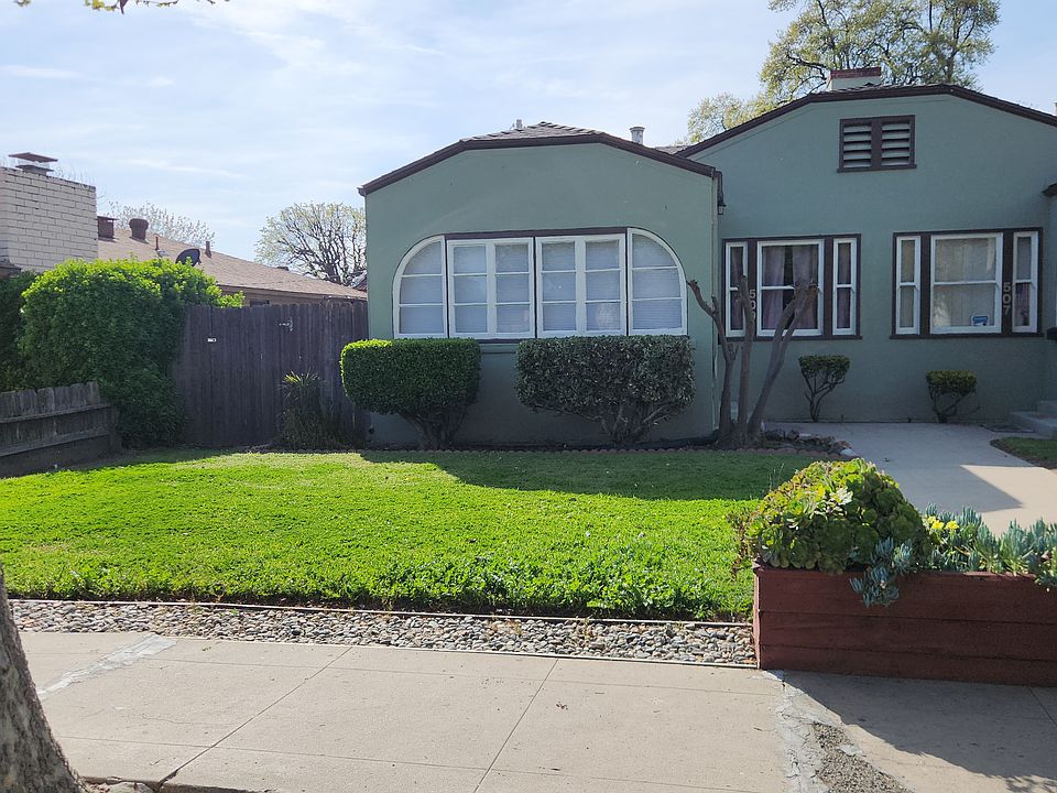 Front View. Unit is on the left side of the Duplex.