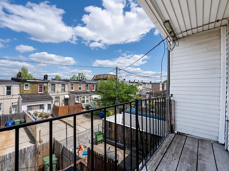 3218 E Lombard St — Photo 15