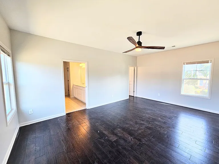 821 Westmoreland Cir NW — Photo 19
