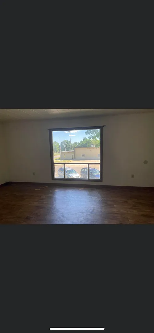 2 bedroom 1 bathroom upstairs apartment — Photo 4