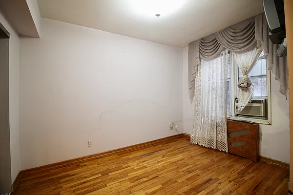 Sold by Hagstrom Management Inc | media 11