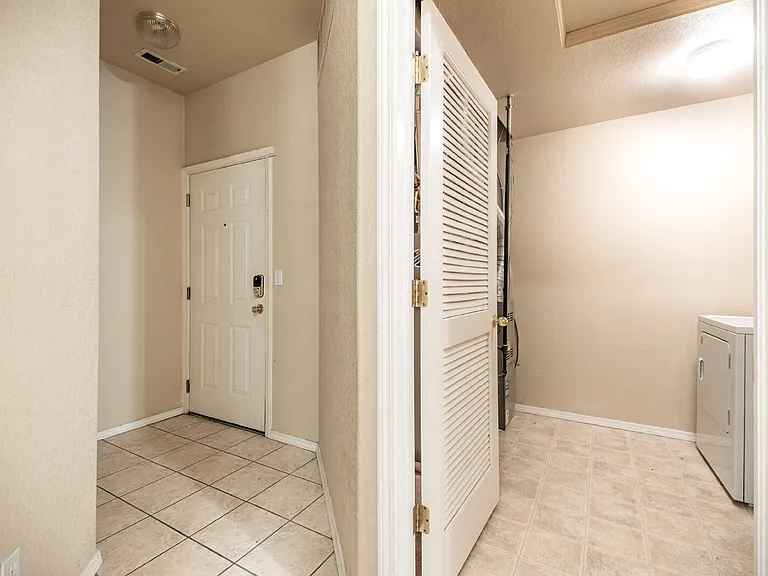 3080 Mandalay Grv #7 — Photo 9