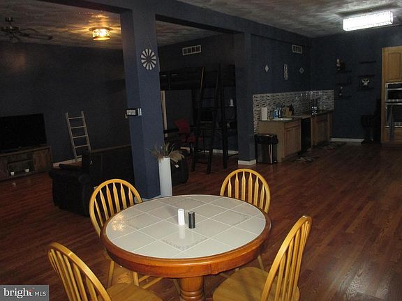 4th image of 168 N Main St
