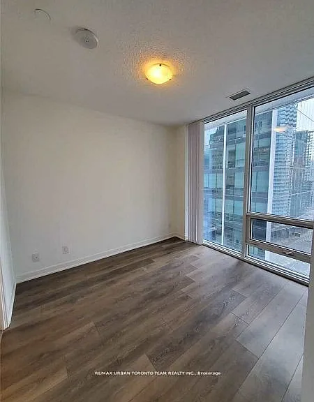 100 Harbour St #2402 — Photo 11