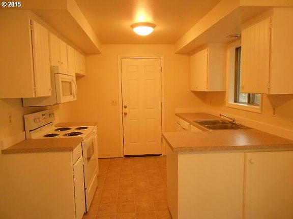 3rd image of 13306 NE 47th Cir