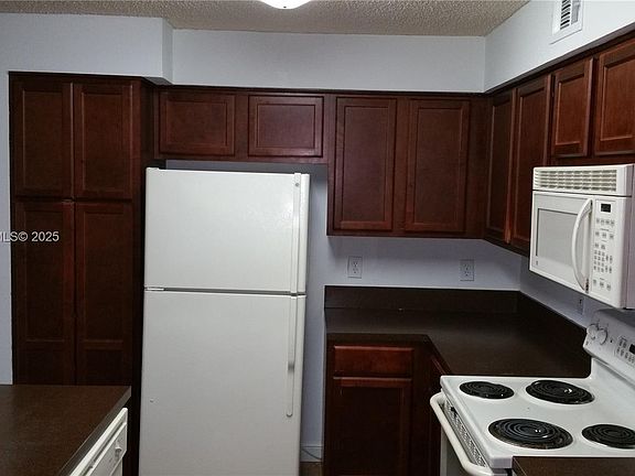 3rd image of 7640 Westwood Dr