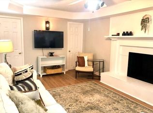 920 Jones Rd, Roswell, GA 30075