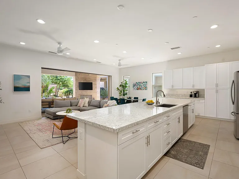 2802 Retreat Cir — Photo 1