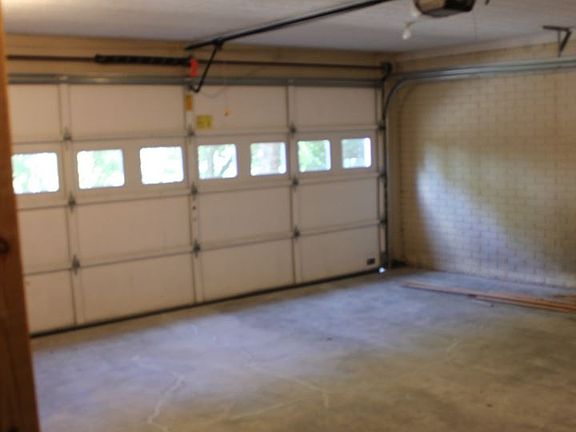 5th image of 245 Emerald Dr