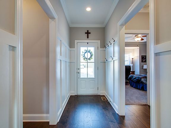 4th image of 4928 Saint Ives Dr