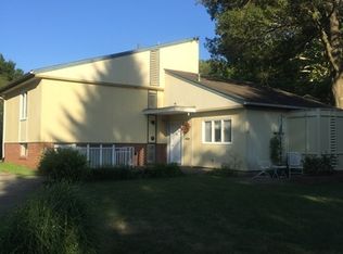 1918 S Harding Dr, Urbana, IL 61801