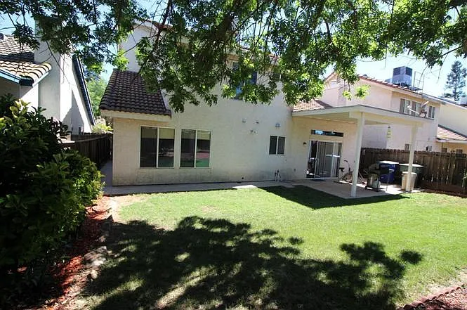 1408 E Salem Ave — Photo 31