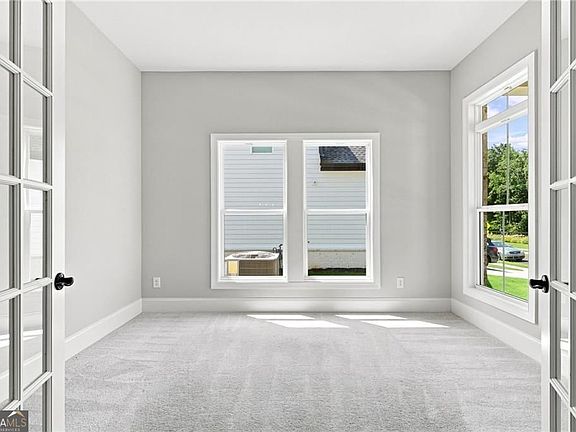 5th image of 886 Keystone Dr