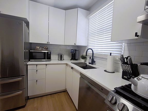 2nd image of 3 Locust Ln Floor 2