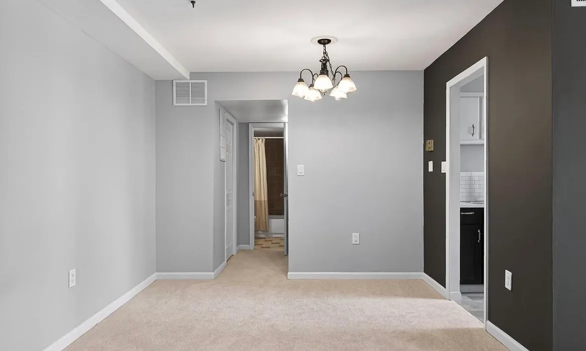 1 bed, 698 sqft, $2,375 — Photo 4