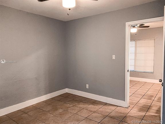 4th image of 1418 SW 27th St APT 6