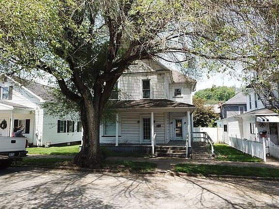 2nd image of 1007 Center St