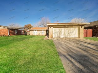 10205 Glascow Dr, Yukon, OK 73099